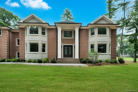 730 Remsens Ln, Oyster Bay, NY 11771