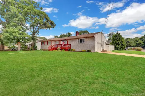 47 Whittier Ave, North Babylon, NY 11703