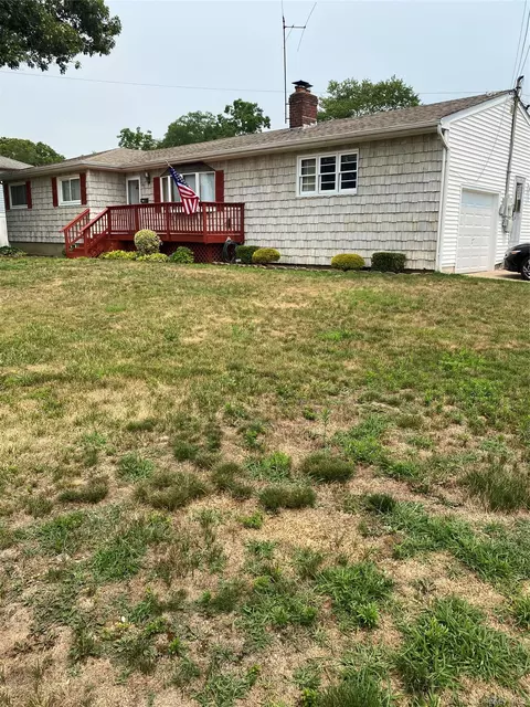 47 Whittier Ave, North Babylon, NY 11703
