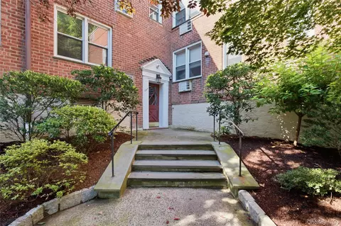 309 Palmer Ter #1F, Mamaroneck, NY 10543