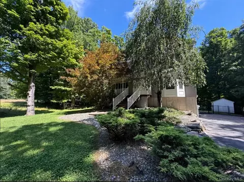 282 Derby Rd, Middletown, NY 10940