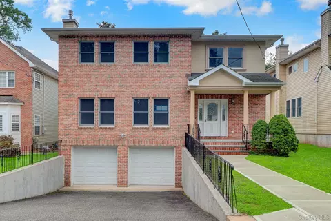 86 George St, North Hempstead, NY 11577