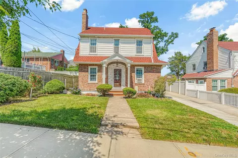 8747 216th St, New York, NY 11427