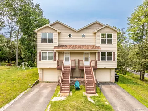 2 Deerfield Ct, Thompson, NY 12775