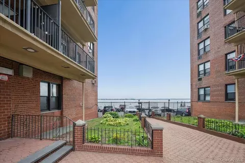 1130 Stadium Ave #1J, New York, NY 10465
