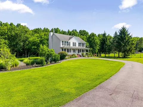 604 Ridgebury Rd, Wawayanda, NY 10973