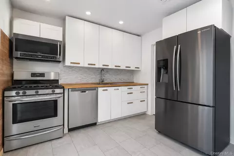 Kitchen - 437 Commack Rd, Islip, NY 11751 photo 3 of 3