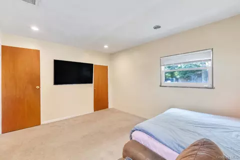 Bedroom - 437 Commack Rd, Islip, NY 11751 photo 6 of 6