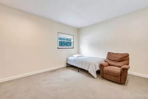 Bedroom - 437 Commack Rd, Islip, NY 11751 photo 5 of 6