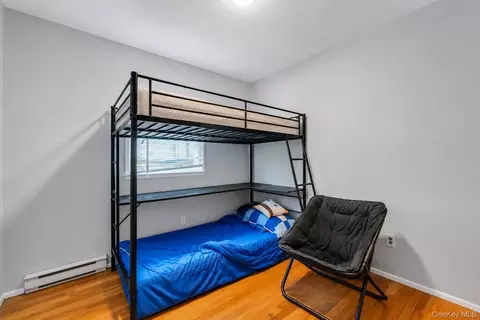 Bedroom - 437 Commack Rd, Islip, NY 11751 photo 4 of 6