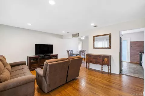 Other - 437 Commack Rd, Islip, NY 11751 photo 2 of 7