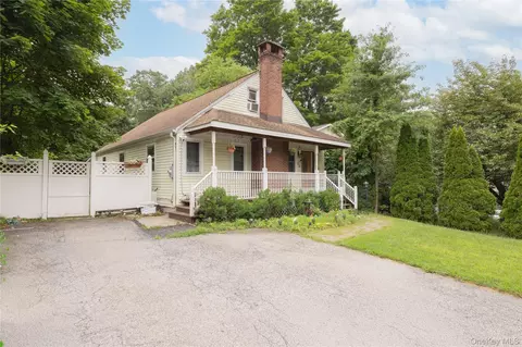 22 W Crooked Hill Rd, Orangetown, NY 10965