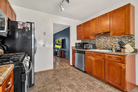 Kitchen - 154 Eagleton Dr, Monroe, NY 10950 photo 3 of 3