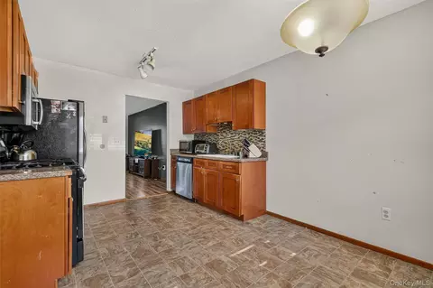 Kitchen - 154 Eagleton Dr, Monroe, NY 10950 photo 2 of 3