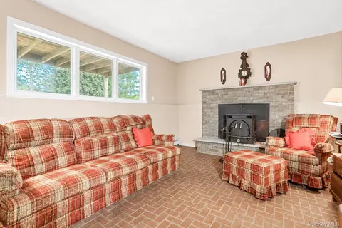55 Sutton Park Rd, Poughkeepsie, NY 12603 photo 26