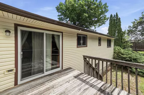 55 Sutton Park Rd, Poughkeepsie, NY 12603 photo 9