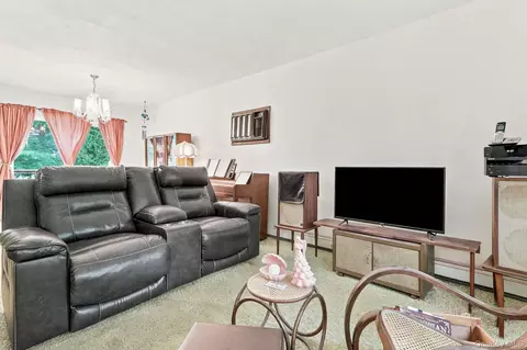 55 Sutton Park Rd, Poughkeepsie, NY 12603 photo 6