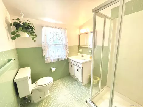 Bath - 21 Harmony Rd, Ramapo, NY 10977 photo 3 of 3