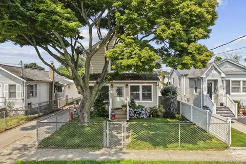 81 Wilson Ave, Amityville, NY 11701