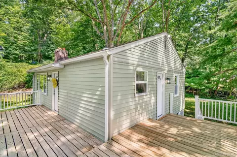 Exterior - 52 Mountain Ave, Warwick Town, NY 10925 photo 3 of 3