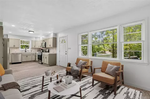 Living - 52 Mountain Ave, Warwick Town, NY 10925 photo 2 of 2
