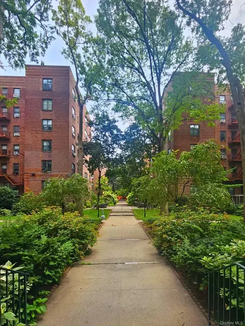 78-10 34th Ave #1H, New York, NY 11372