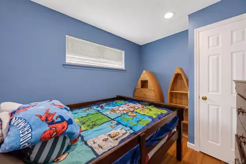 Bedroom - 237 Dovecote Ln, Central Islip, NY 11722 photo 1 of 6