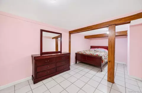 Bedroom - 237 Dovecote Ln, Central Islip, NY 11722 photo 6 of 6