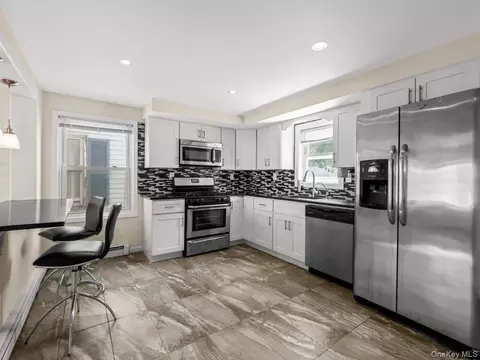 Entry Way - 60 E Pine St, Long Beach, NY 11561 photo 1 of 1