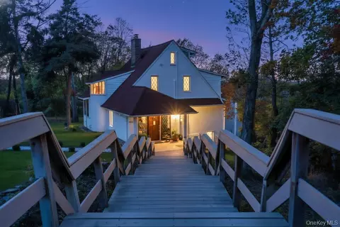 11 Buena Vista Rd, Port Jefferson, NY 11777