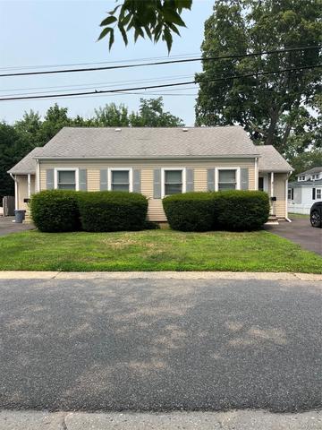 15 Cedar St, Amityville, NY 11701
