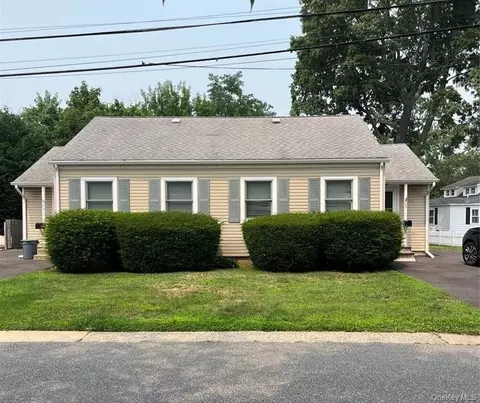 15 Cedar St, Amityville, NY 11701