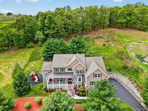 219 Country Club Rd, East Fishkill, NY 12533