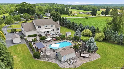 161 Bergen Cir, Wawayanda, NY 10973