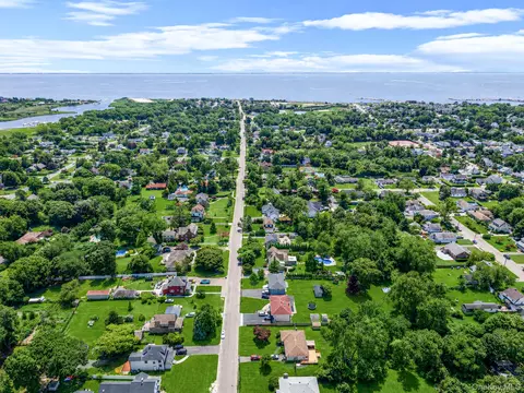 View/Area - 190 Bay Ave, Patchogue, NY 11772 photo 2 of 3