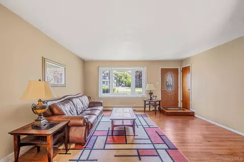 Living - 190 Bay Ave, Patchogue, NY 11772 photo 1 of 2