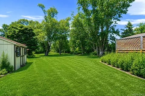 Exterior - 190 Bay Ave, Patchogue, NY 11772 photo 3 of 3