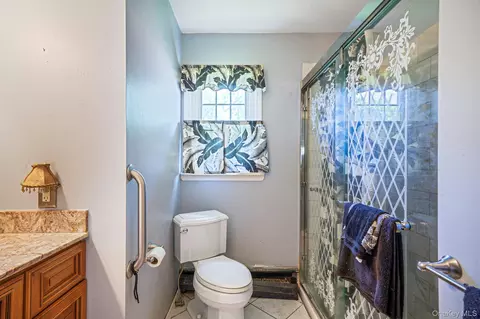 Bath - 190 Bay Ave, Patchogue, NY 11772 photo 2 of 2