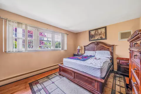 Bedroom - 190 Bay Ave, Patchogue, NY 11772 photo 1 of 3