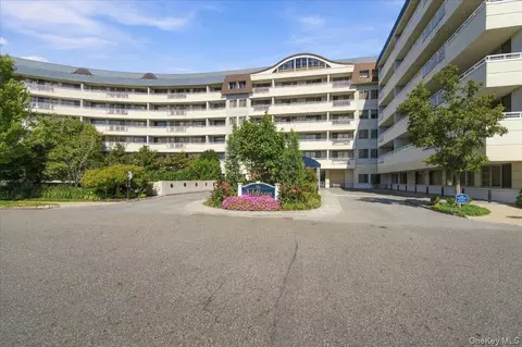 100 Harbor View Dr #651, North Hempstead, NY 11050