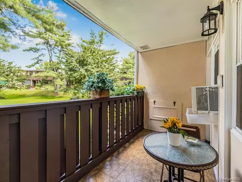 103 Wiltshire Rd #D8, Scarsdale, NY 10583