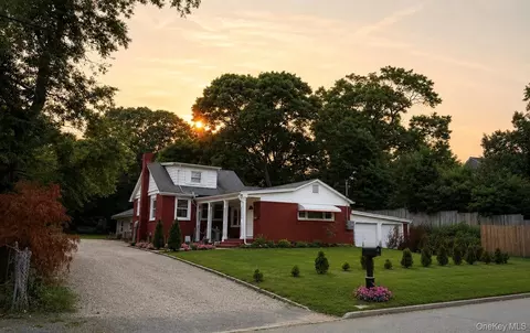 71 11th Ave, Huntington Station, NY 11746