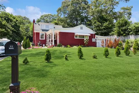 71 11th Ave, Huntington Station, NY 11746