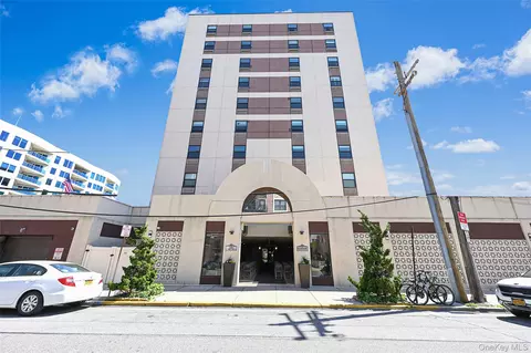 360 Shore Rd #4K, Long Beach, NY 11561