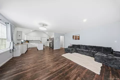 153 Ridgewood Ave, Middletown, NY 10940 photo 8
