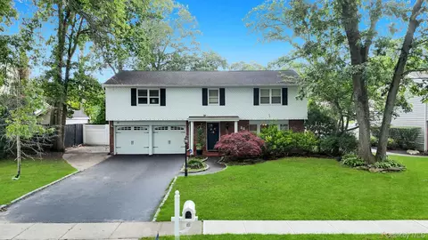 22 Cornelia Ln, Lake Grove, NY 11755
