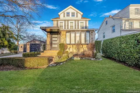 Exterior - 32 Everett, Lynbrook, NY 11563 photo 3 of 11