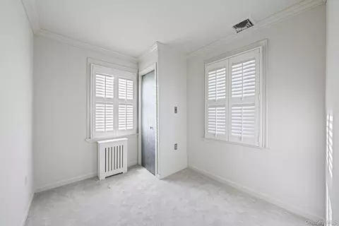 Bedroom - 32 Everett, Lynbrook, NY 11563 photo 5 of 8