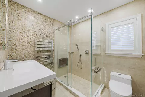 Bath - 32 Everett, Lynbrook, NY 11563 photo 1 of 3