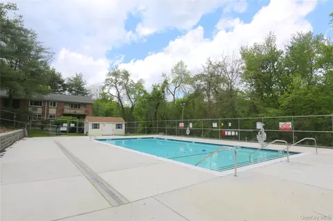 Exterior - 2 Woods End Cir #L, Peekskill, NY 10566 photo 4 of 4